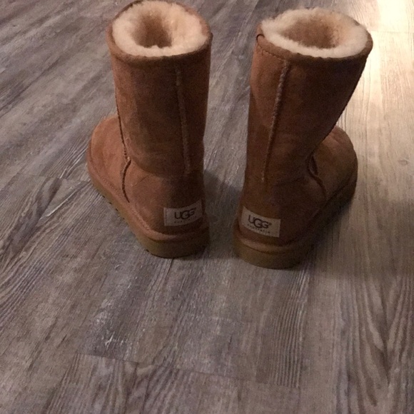 Ugg’s - Picture 2 of 6